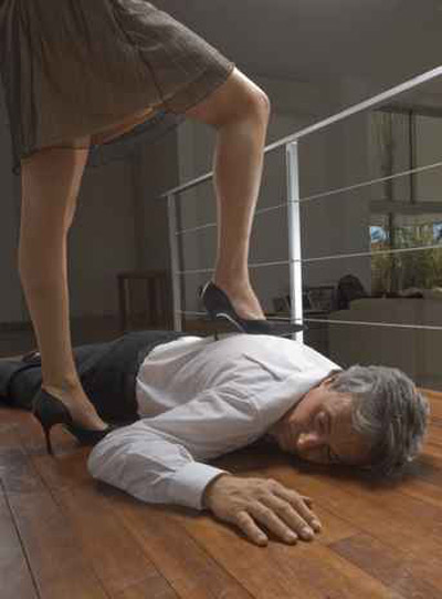 تآمرت مع زبال على قتل زوجها بسبب فحولته الشديدة! صورة رقم 1