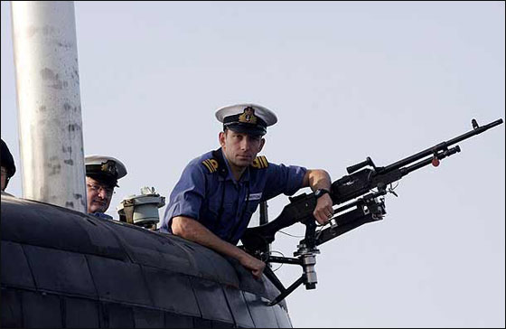 غواصة نووية بريطانية سلاح خفي اسقط نظام القذافي!!  صورة رقم 2