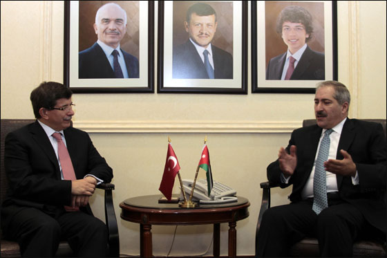 أوغلو: ما يجري في سوريا هو ممارسات لا انسانية ضد المدنيين!! صورة رقم 5