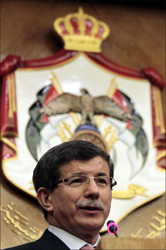 أوغلو: ما يجري في سوريا هو ممارسات لا انسانية ضد المدنيين!! صورة رقم 7