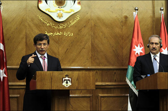 أوغلو: ما يجري في سوريا هو ممارسات لا انسانية ضد المدنيين!! صورة رقم 8