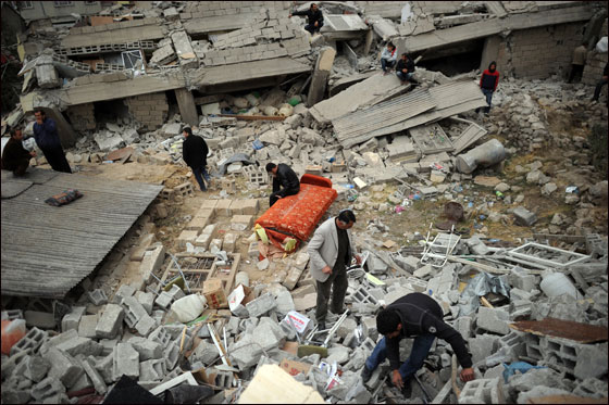 بعد أن شفي تماما من مرض سرطان الدم فقد حياته في الزلزال!! صورة رقم 3