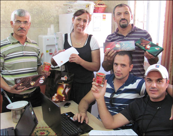  كافيه نميس عليت تقدّم لأكثر من مائة غرفة معلّمين هدية من منتجاتها  صورة رقم 2