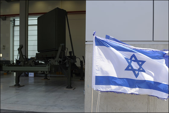 الصحف الاسرائيلية تتهكم من القبة الحديدية واصفة اياها بالنائمة!  صورة رقم 2