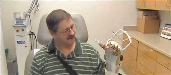 دموع أمريكي دفعت الطبيب لإعادة وصل ذراعه المقطوعة!!  صورة رقم 4