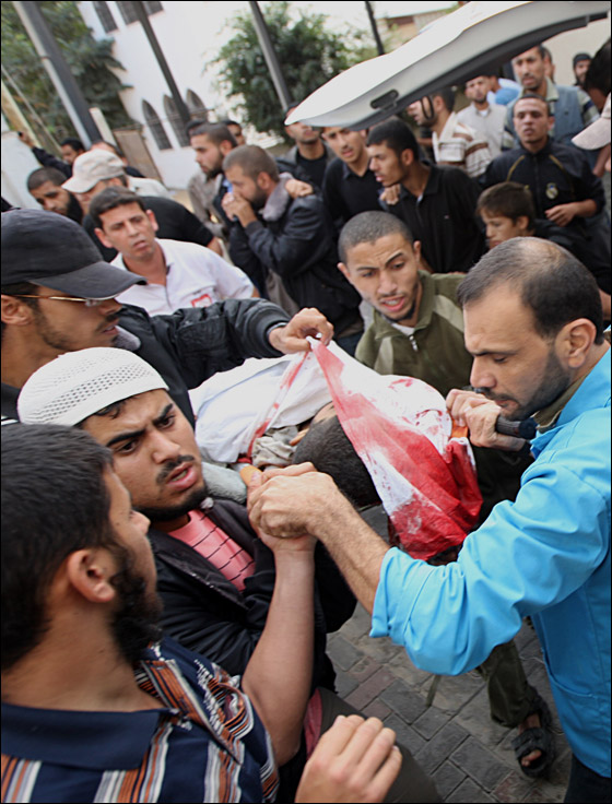 سقوط 10 قتلى بغزة نتيجة لغارات جوية شنتها المقاتلات الإسرائيلية!  صورة رقم 3