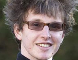 بريطاني يتماثل للشفاء بعد ان تحطمت جمجمته لـ 30 قطعة!!  صورة رقم 1