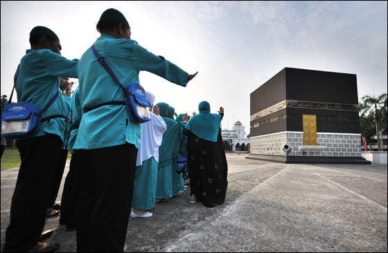 بالصور.. منّى تكتسي بحلة بيضاء مرحبةً بـ3 ملايين حاج!!  صورة رقم 10