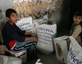 سفينتان اسرائيليتان تعترضان قافلة امواج الحرية المتجهة لغزة!  صورة رقم 2