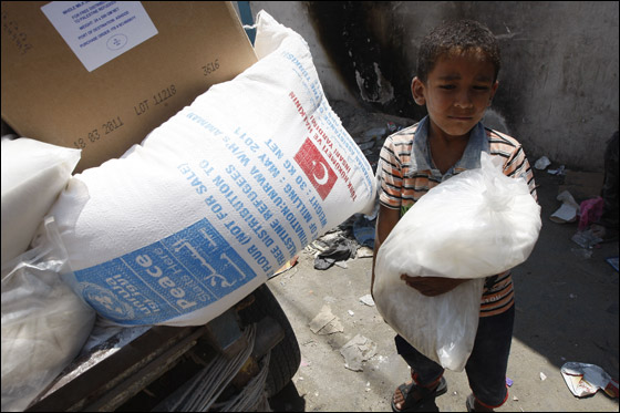 سفينتان اسرائيليتان تعترضان قافلة امواج الحرية المتجهة لغزة!  صورة رقم 7