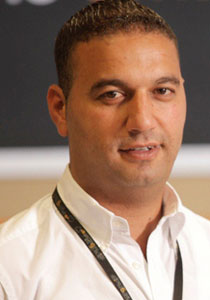 للطلاب الجامعيين العرب   Lapdock+ATRIX حصريا ً في Orange صورة رقم 1