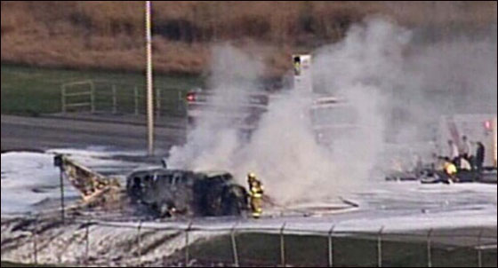 كندي يعرض حياته للخطر لانقاذ ركاب طائرة مشتعلة!!  صورة رقم 4