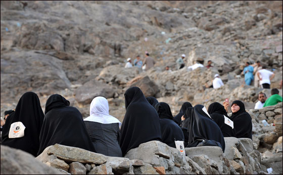 أكثر من ثلاثة ملايين حاج يقفون على عرفات اليوم  صورة رقم 26