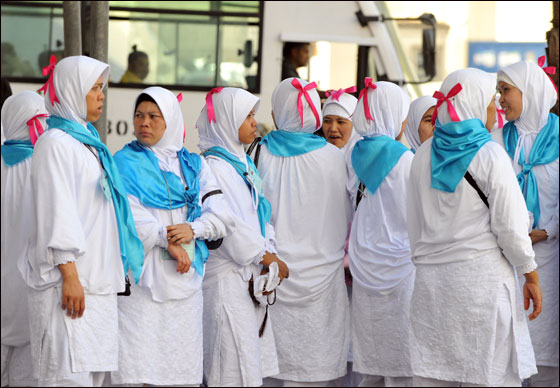 أكثر من ثلاثة ملايين حاج يقفون على عرفات اليوم  صورة رقم 25