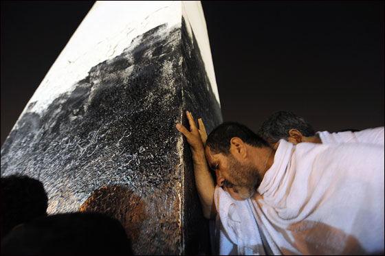 أكثر من ثلاثة ملايين حاج يقفون على عرفات اليوم  صورة رقم 9