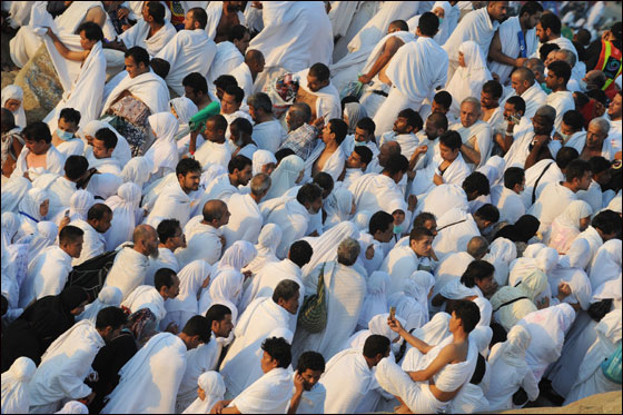 أكثر من ثلاثة ملايين حاج يقفون على عرفات اليوم  صورة رقم 13