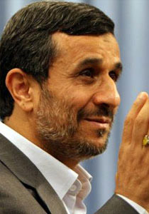 نجاد: خامنئي سرق 3 مليار دولار وينوي تحويلي إلى كبش فداء صورة رقم 1