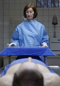 عائد من الموت يروي قصته وهو جثة هامدة امام ثلاجة الموتى! صورة رقم 1