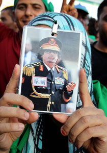 كتائب سيف الاسلام يهاجمون الثوار ويحتلون أحياء في مدينة الزاوية صورة رقم 1