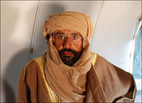 استئجار دليل بدوي لالقاء القبض على سيف الاسلام القذافي!  صورة رقم 6