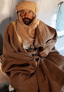 استئجار دليل بدوي لالقاء القبض على سيف الاسلام القذافي!  صورة رقم 2