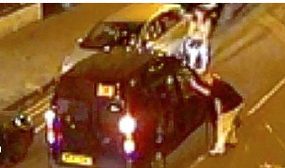 سائق تاكسي عربي يدهس راكبا لانه دفع اقل مما أظهر العدّاد!!  صورة رقم 4