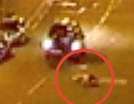 سائق تاكسي عربي يدهس راكبا لانه دفع اقل مما أظهر العدّاد!!  صورة رقم 1