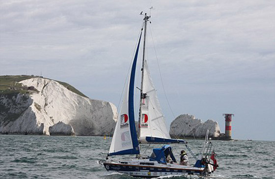 بعد ان حصل على نخاع عظمي.. قام برحلة بحرية لدعم مرضى السرطان صورة رقم 6