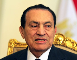 مبارك يصر على متابعة اخبار ميدان التحرير لحظة بلحظة من جناحه! صورة رقم 1