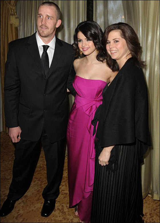 الفنانة الامريكية سيلينا غوميز تعلن ان امها حامل!! صورة رقم 3 الفنانة الامريكية سيلينا غوميز تعلن ان امها حامل!! صورة رقم 3