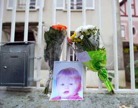 فرنسي جرد ابنه من الملابس وغسله حتى الموت كعقاب له!!  صورة رقم 1