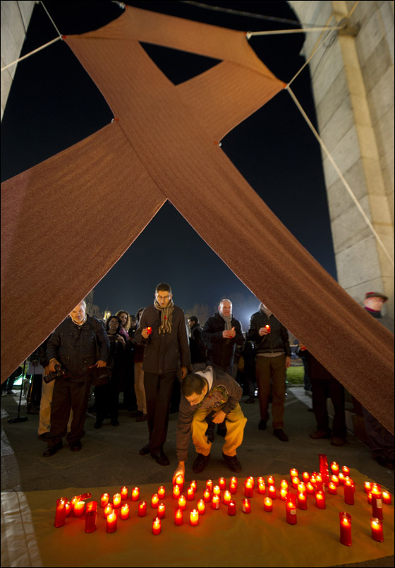 بالصور.. احتفالات ضخمة بيوم الايدز حول العالم!  صورة رقم 8