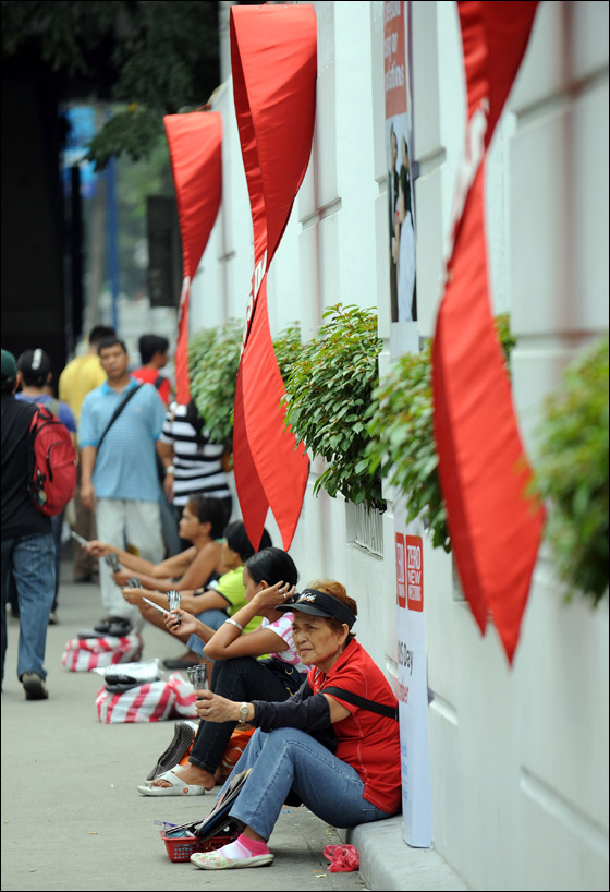 بالصور.. احتفالات ضخمة بيوم الايدز حول العالم!  صورة رقم 12