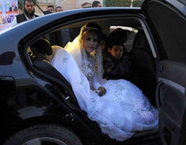 حزب النور السلفي يمنع عروس من التصويت بانتخابات مصر! صورة رقم 1