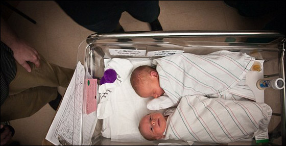 بعد 7 سنوات من الانتظار.. تتوفى اثر ولادة توأمين ولم تحتضنهما صورة رقم 4