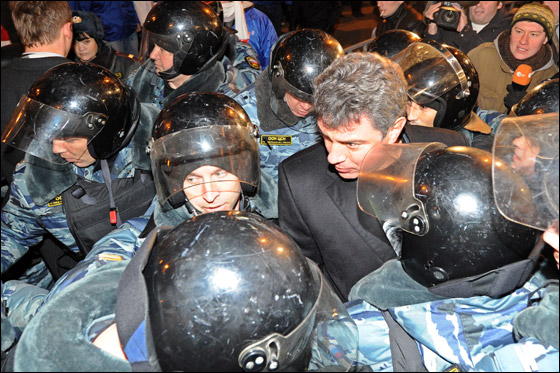 احتجاجات وتظاهرات في روسيا نتيجة فوز بوتين بالانتخابات!  صورة رقم 2