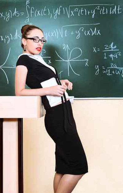 استياء عارم بعد قيام معلمة باجبار طلاب على الرضاعة من ثديها  صورة رقم 1