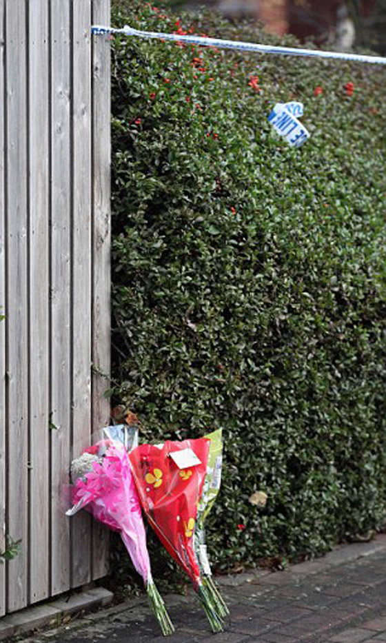 اب قاتل يطعن زوجته وطفليه ويطلق النار عليهم حتى الموت!  صورة رقم 5