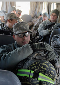 العراق تتخلص من الجيش الامريكي والقلق من الطائفية ينزلق اليها!  صورة رقم 2