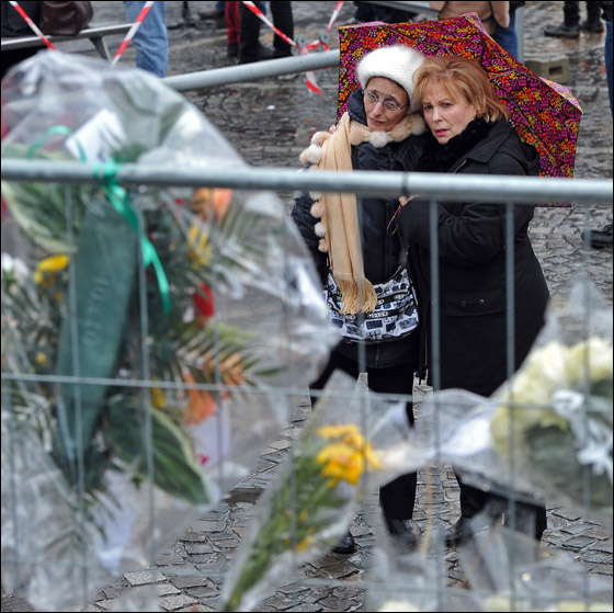 امرأة بلجيكية تشهد موت طفلها بين يديها في نهار تسوق!  صورة رقم 10