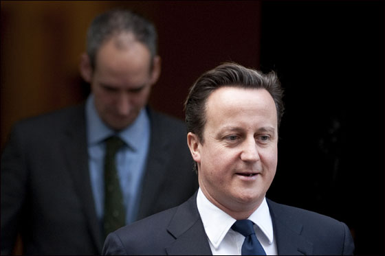 كاميرون: بريطانيا دولة مسيحية وعلى ساكنيها الا يخشوا قول ذلك!! صورة رقم 2