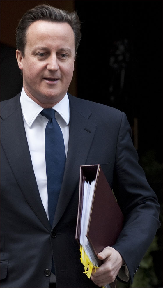 كاميرون: بريطانيا دولة مسيحية وعلى ساكنيها الا يخشوا قول ذلك!! صورة رقم 4