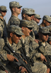 تضاعف الحشود العسكرية المطوقة لسوريا تأهبا لوقوع زلزال فيها صورة رقم 1