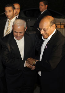 غليون: مواقف دمشق بعد توقيع البروتوكول تغطية لهزيمتها النكراء صورة رقم 2 غليون: مواقف دمشق بعد توقيع البروتوكول تغطية لهزيمتها النكراء صورة رقم 2