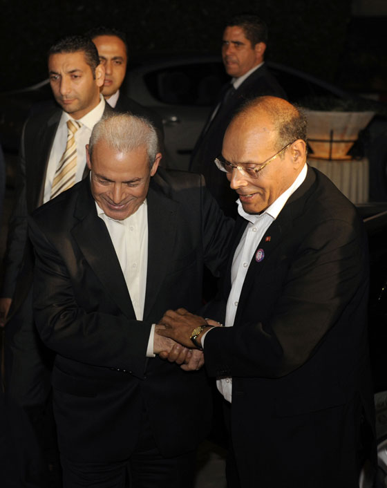 غليون: مواقف دمشق بعد توقيع البروتوكول تغطية لهزيمتها النكراء صورة رقم 5 غليون: مواقف دمشق بعد توقيع البروتوكول تغطية لهزيمتها النكراء صورة رقم 5