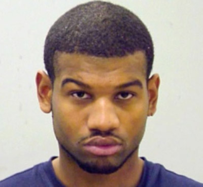 اب ينشر صور ابنته مقيدة بالشريط اللاصق ويثير ضجة كبيرة!  صورة رقم 3