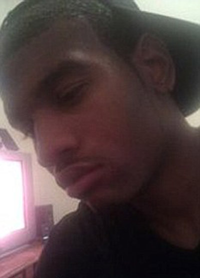 اب ينشر صور ابنته مقيدة بالشريط اللاصق ويثير ضجة كبيرة!  صورة رقم 2