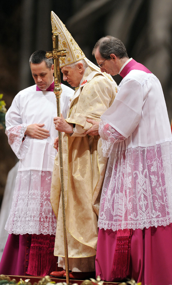 البابا يدعو للابتعاد عن 