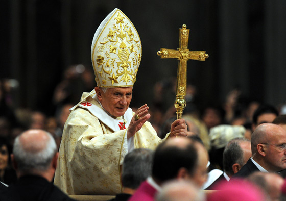 البابا يدعو للابتعاد عن 