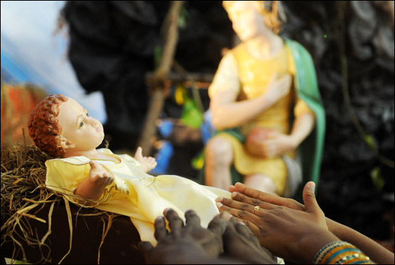 العالم يحتفل بالميلاد المجيد.. وصور تعكس اجواء العيد  صورة رقم 3